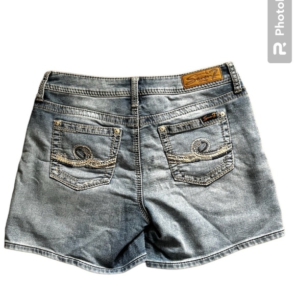 Seven7 jean shorts! Like new, size 6 women’s. Bermuda length. - Picture 2 of 9
